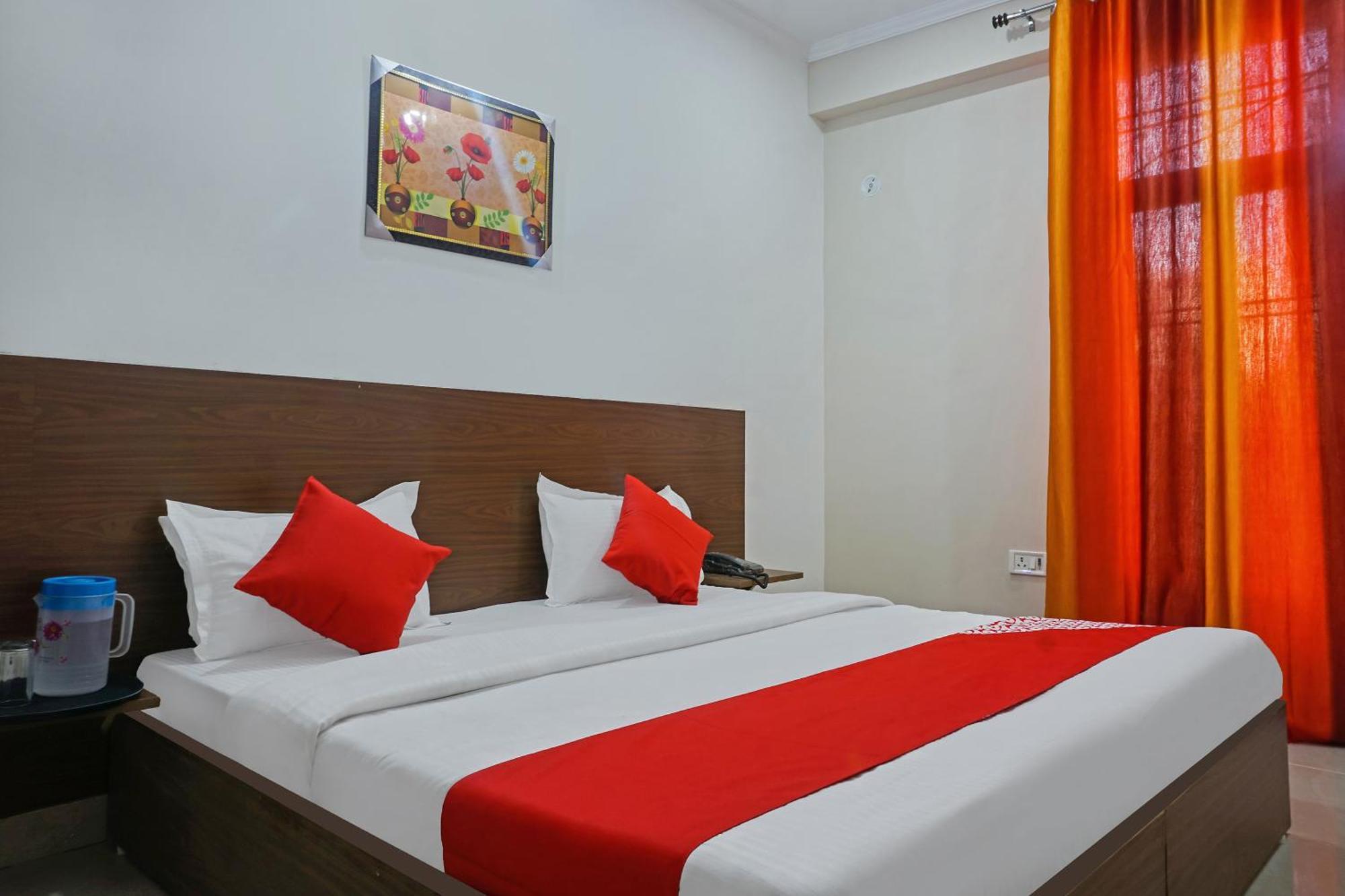 Hotel O Quadis Нойда Екстер'єр фото